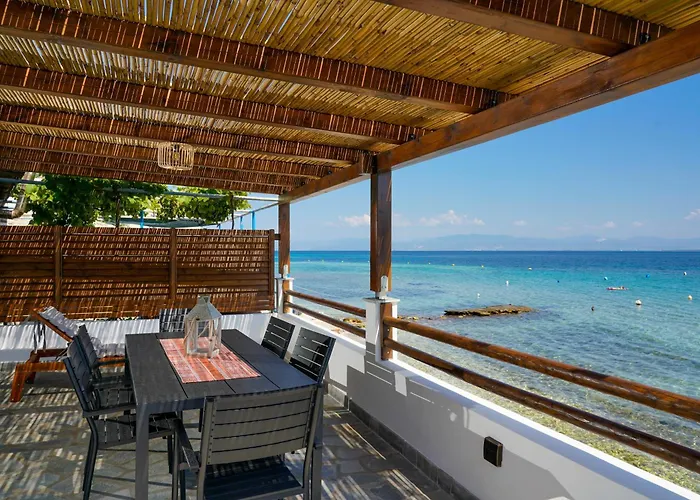 Aigialos Suites