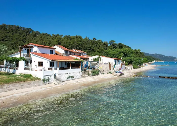Aigialos Suites